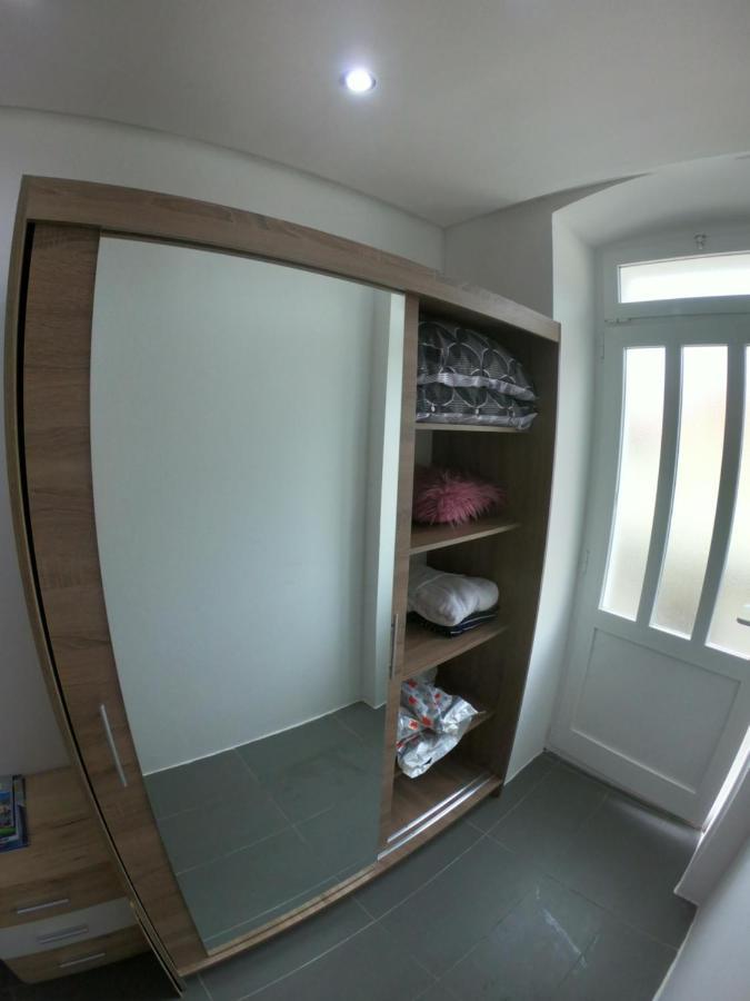 Apartmani Majetic Omišalj Exteriör bild